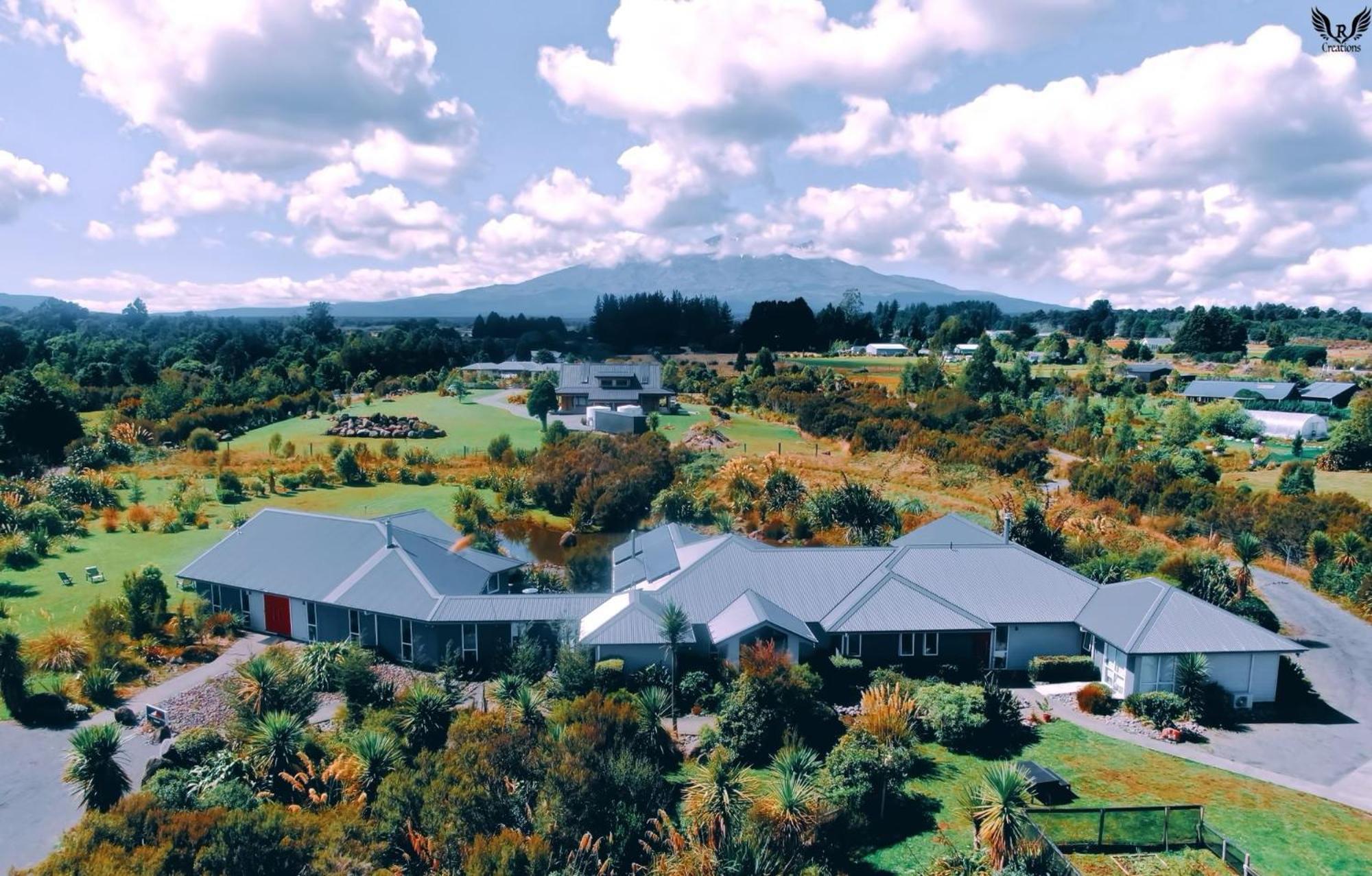 Tongariro Suites Охакун Екстериор снимка