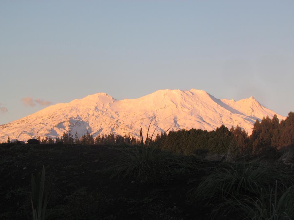 Tongariro Suites Охакун Екстериор снимка