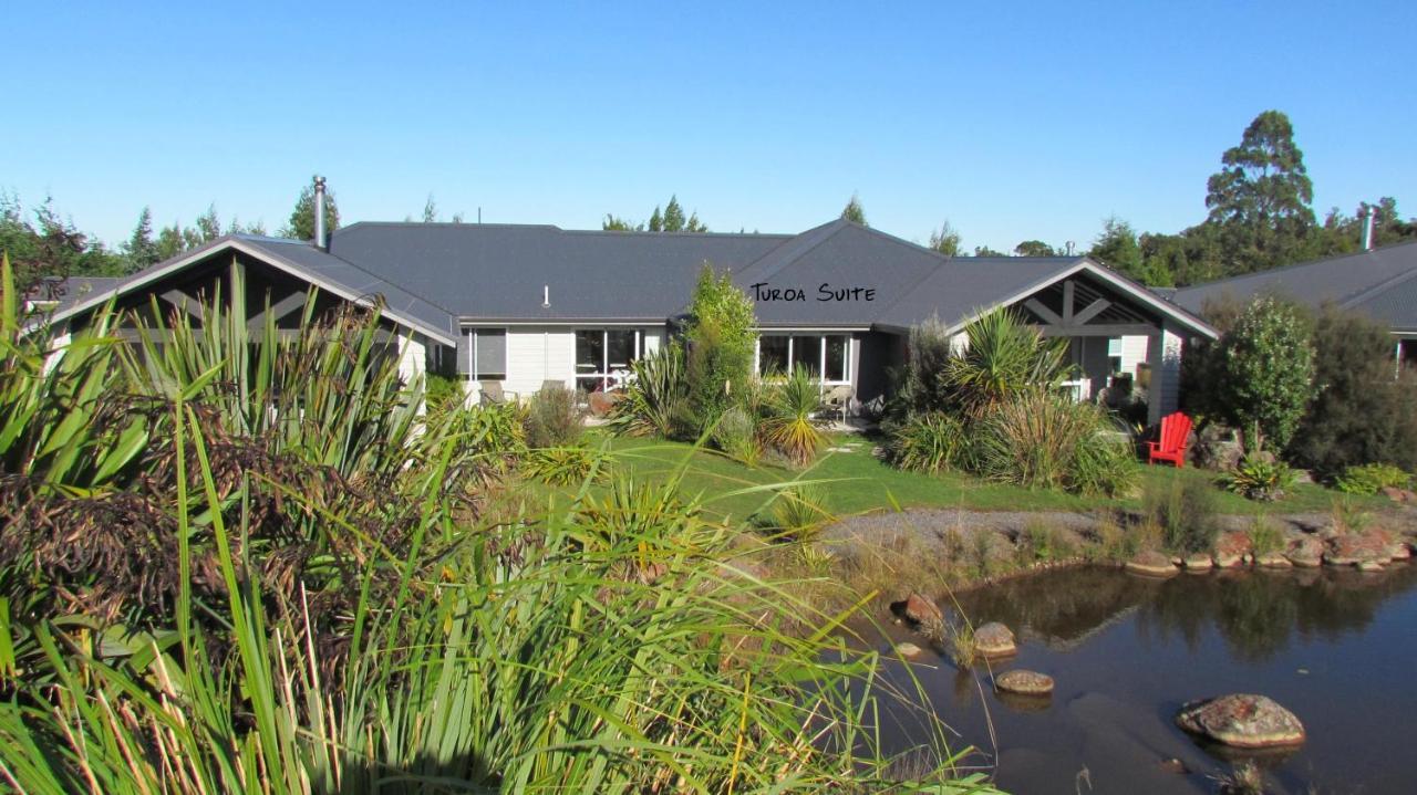 Tongariro Suites Охакун Екстериор снимка